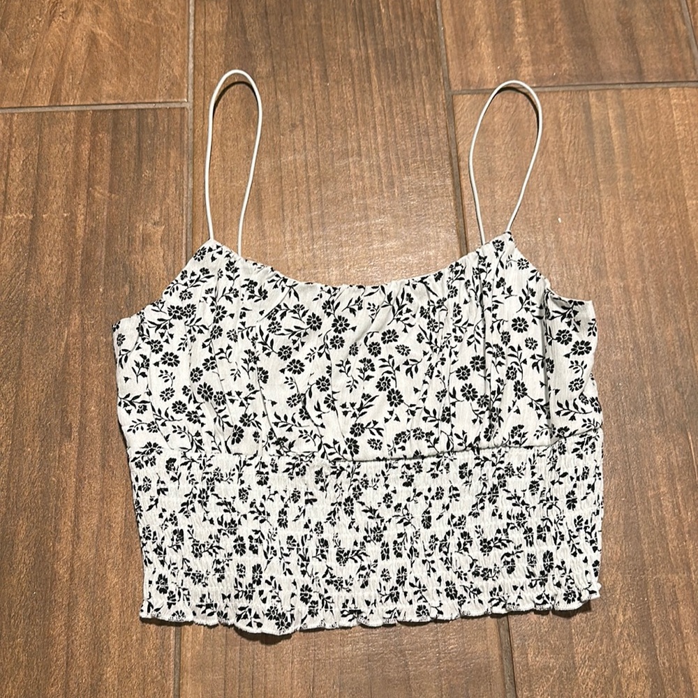 🌵NWOT Floral Tank🌵